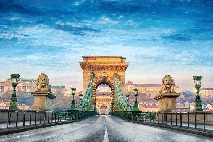 ウィーン発 ブダペスト小グループ日帰りツアー