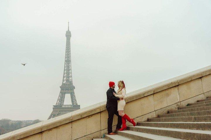 エッフェル塔でのプライベートプロフェッショナル写真撮影
