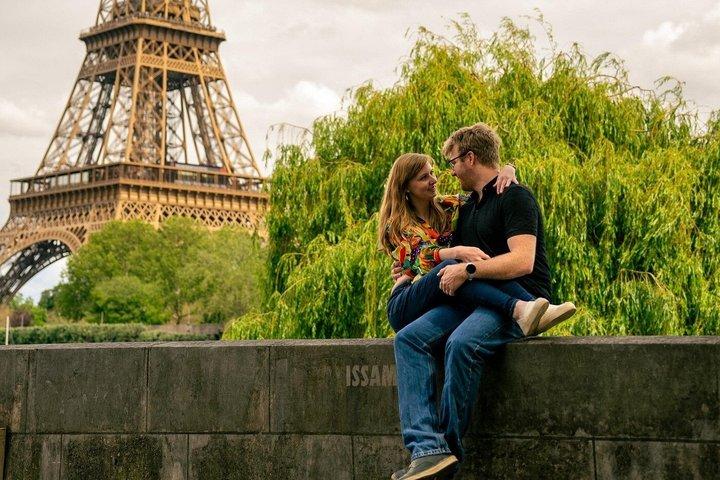 エッフェル塔でのプライベートプロフェッショナル写真撮影