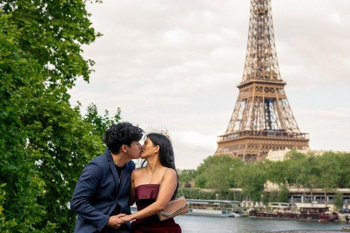 エッフェル塔でのプライベートプロフェッショナル写真撮影