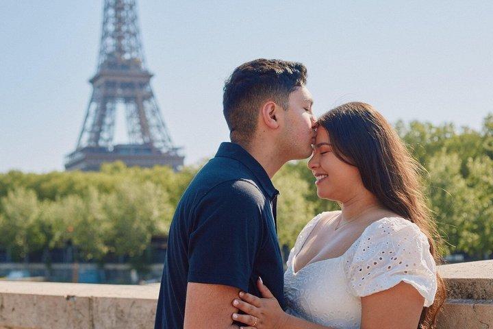 エッフェル塔でのプライベートプロフェッショナル写真撮影