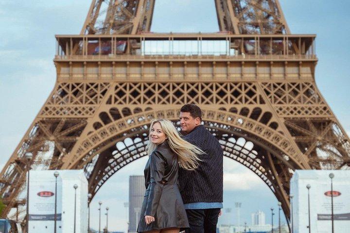 エッフェル塔でのプライベートプロフェッショナル写真撮影
