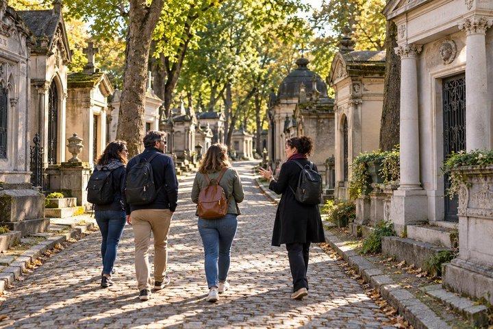 Paris Iconic Graves Tour: Père Lachaise & Montparnasse Walk
