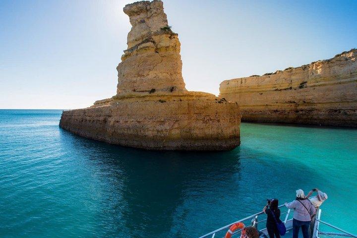 Albufeira: Benagil Caves and Coastline Cruise