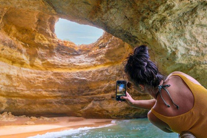 Albufeira: Benagil Caves and Coastline Cruise