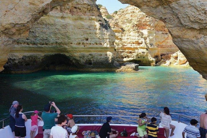 Albufeira: Benagil Caves and Coastline Cruise