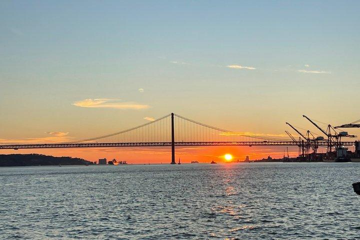 Lisbon Sunset Sail with Wine & Tapas