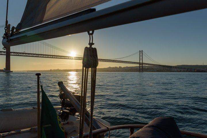 Lisbon Sunset Sail with Wine & Tapas
