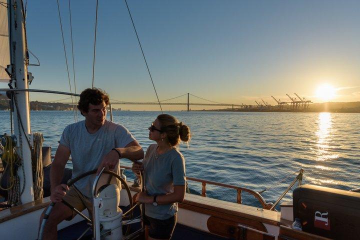 Lisbon Sunset Sail with Wine & Tapas