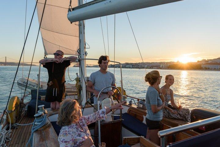 Lisbon Sunset Sail with Wine & Tapas