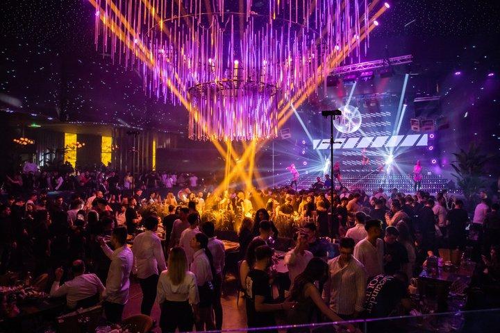 Immersive Nightlife Experience at FACE Club Bucharest