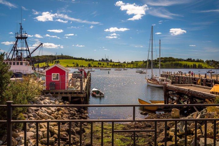 Private Halifax Shore Tour: Lunenburg, Mahone Bay & Aspatogan