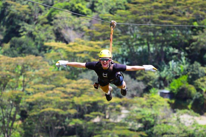 4日間インカジャングルからマチュピチュへ：サイクリング、ラフティング＆ジップライン