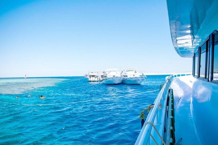デラックス：シュノーケリング、シーフードなどを含む1回の海旅行で3つの島を巡る