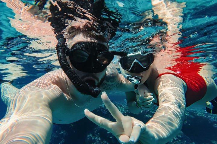 デラックス：シュノーケリング、シーフードなどを含む1回の海旅行で3つの島を巡る