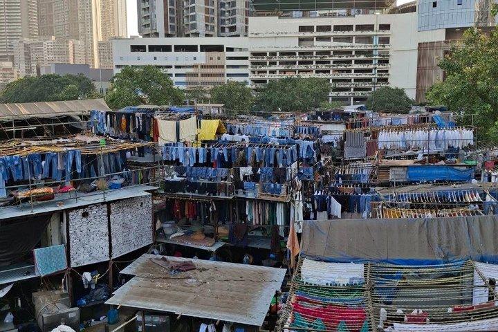 Tour del quartiere dormitorio educativo di Dharavi con opzione Dhobighat