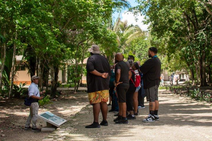 コスタ・マヤ・ショア・エクスカージョン チャッチョベン・マヤ遺跡とビーチブレイク