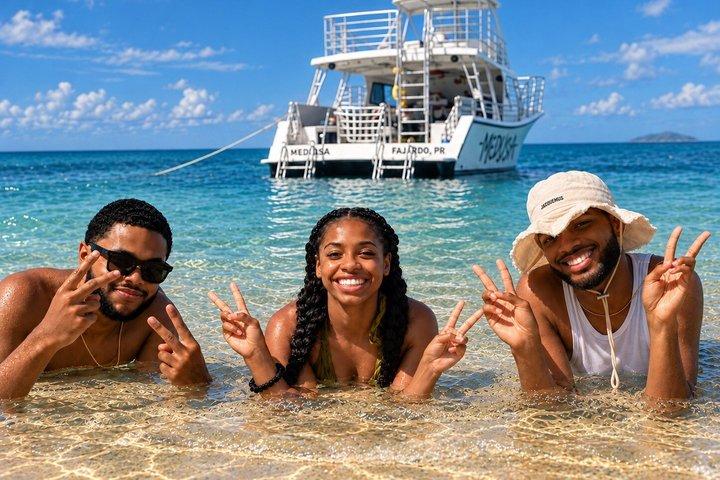 Icacos oder Vieques All-Inclusive Schnorcheln & Wasserrutschen Bootstour