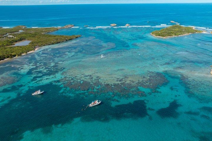 Icacos oder Vieques All-Inclusive Schnorcheln & Wasserrutschen Bootstour