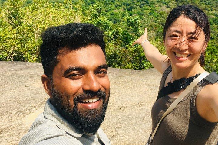 英語を話すドライバー付きスリランカのカスタム7～10日間ツアー