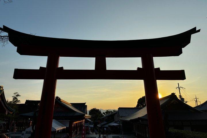 伏見稲荷プライベートツアー：隠れた小道、鳥居と神聖な歴史