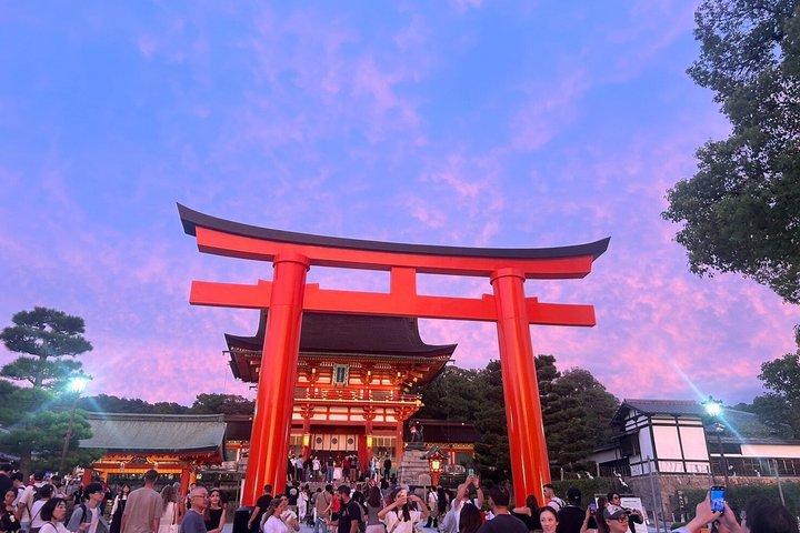 伏見稲荷プライベートツアー：隠れた小道、鳥居と神聖な歴史