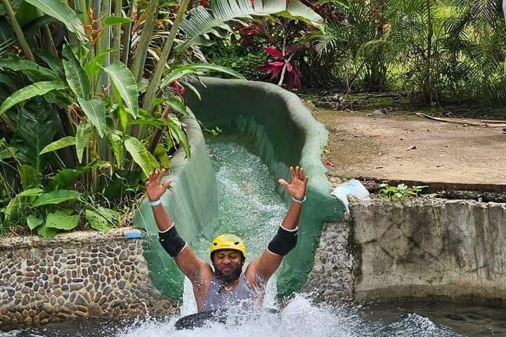 Private tour in Guanacaste zip line and hot springs