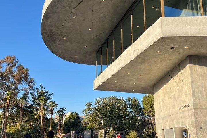 LACMA美術館 アートの年ごとのガイドツアー（入場料込み）