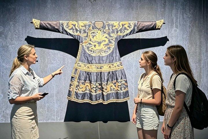 LACMA美術館 アートの年ごとのガイドツアー(入場料込み)