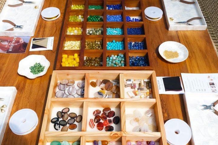 バリ島で自分だけの高級水着ジュエリーをデザインする