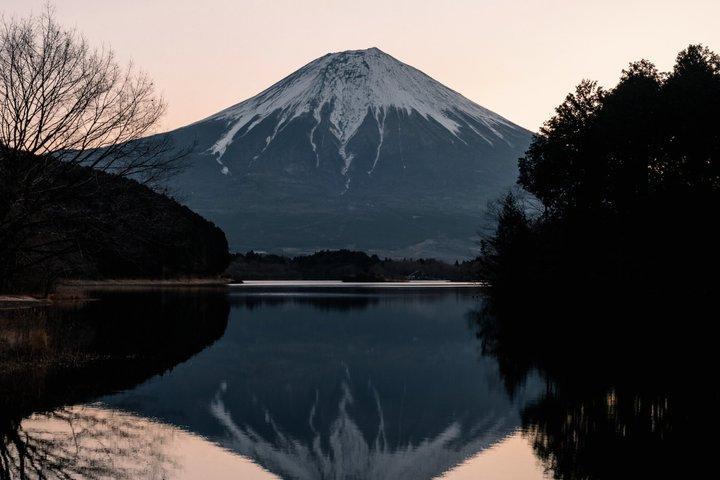 東京発富士山プライベートツアー（英語対応ドライバー付き）