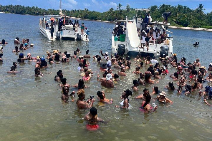 Hip Hop Punta Cana Party Boat – The Float Flow Party