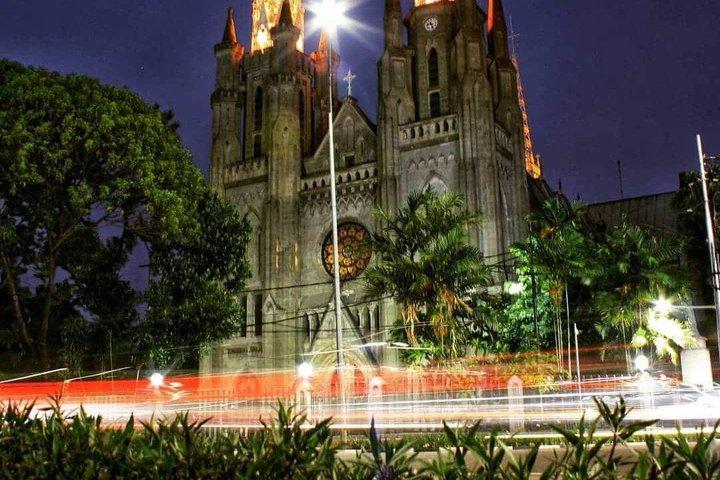 Jakarta Night City Tour With Private Guide