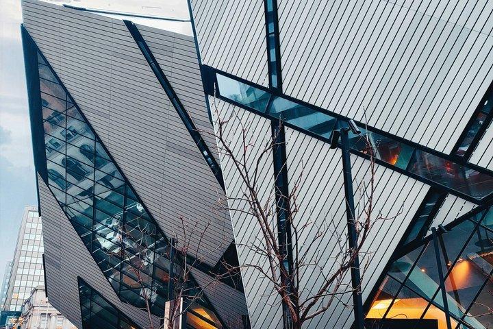 Museum and Avenue Road Toronto Walk