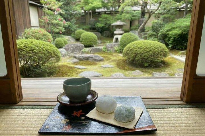 Cours de fabrication de mochi et de daifuku à Kyoto avec dégustation de thé