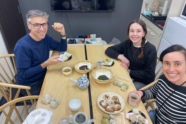 京都もちと大福作り体験とお茶の試飲
