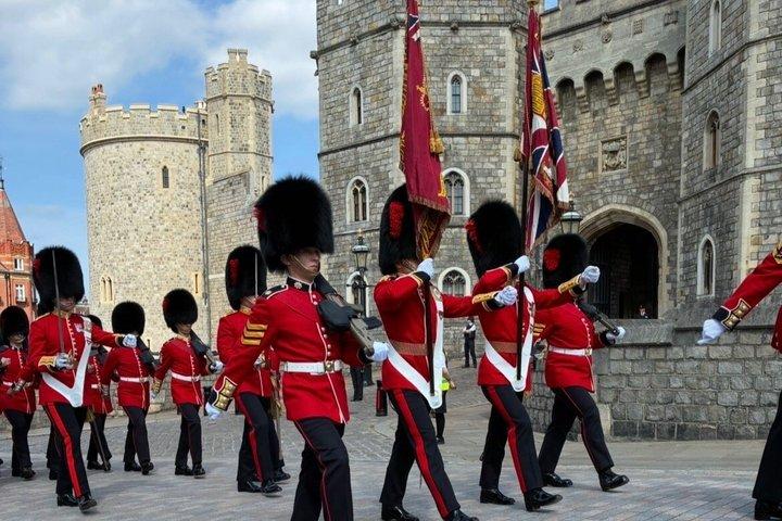 Private Walking Tour with Accredited Expert Guide Windsor Castle