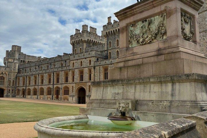 Private Walking Tour with Accredited Expert Guide Windsor Castle