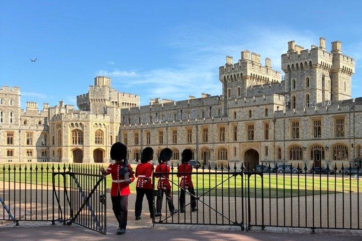 Private Walking Tour with Accredited Expert Guide Windsor Castle
