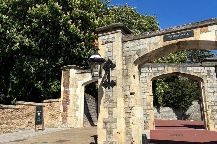 Private Walking Tour with Accredited Expert Guide Windsor Castle