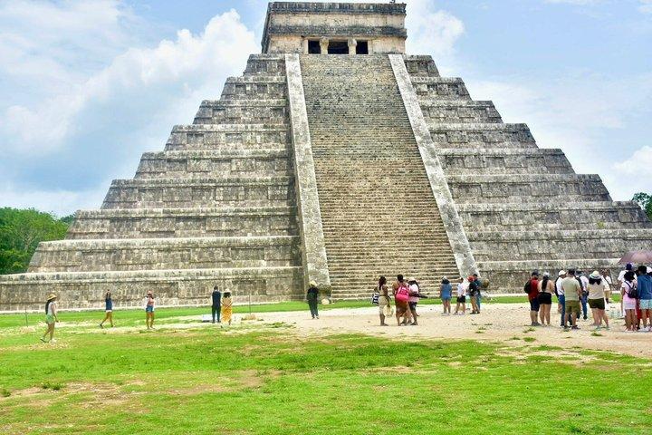 Chichen Itza + 2 Cenotes e Tour por Valladolid a partir de Cancún