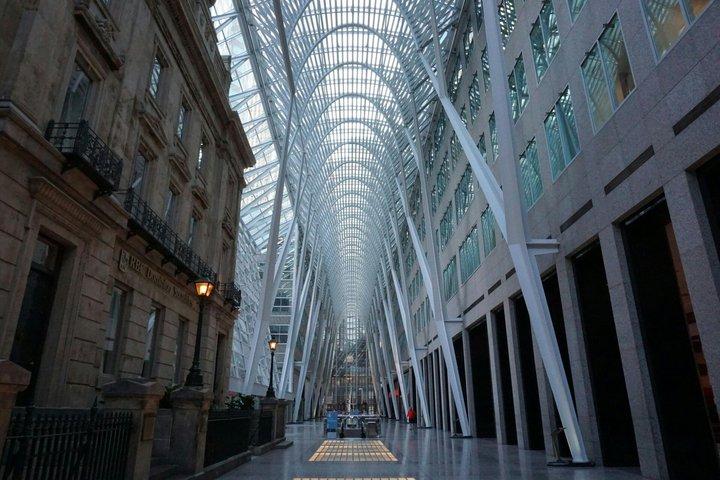 Toronto Highlights Private Guided Walking Tour