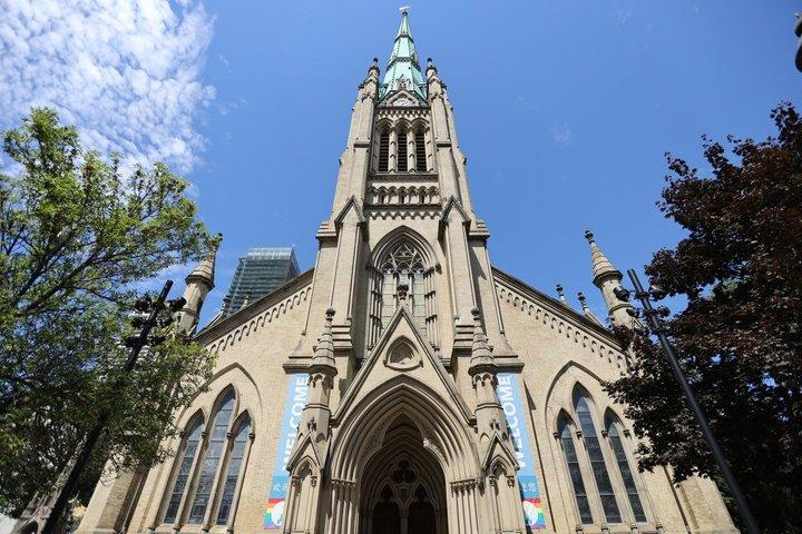 Toronto Highlights Private Guided Walking Tour