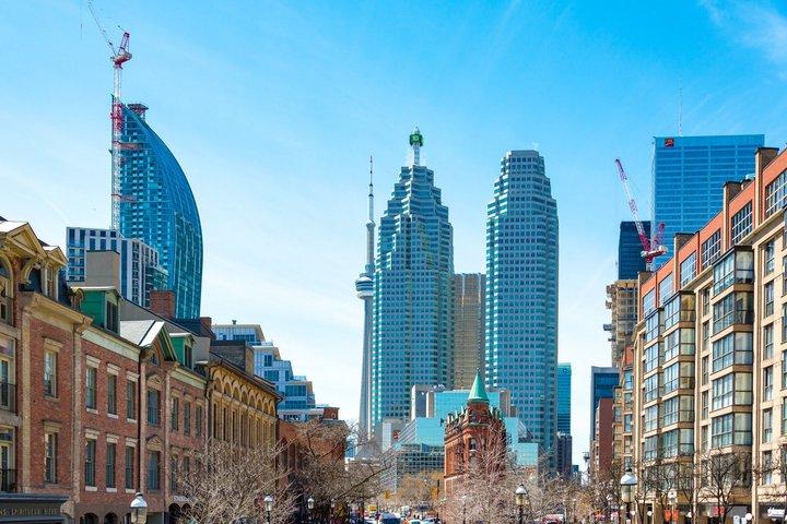 Toronto Highlights Private Guided Walking Tour