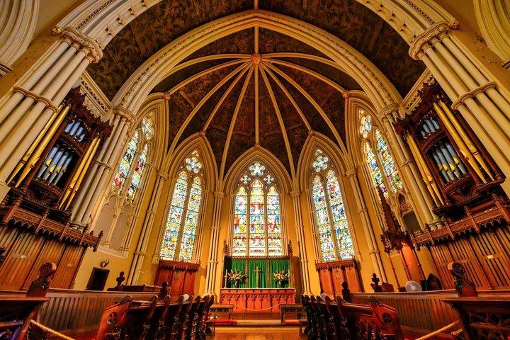 Toronto Highlights Private Guided Walking Tour
