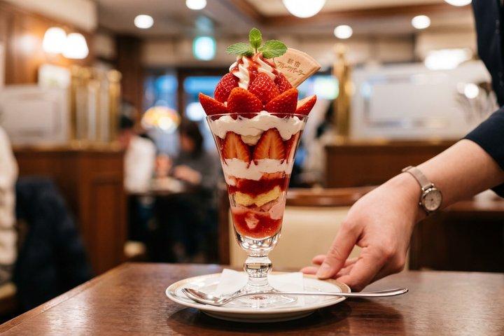 新宿ナイトウォーキングツアー スカイラインビューとランタン通り