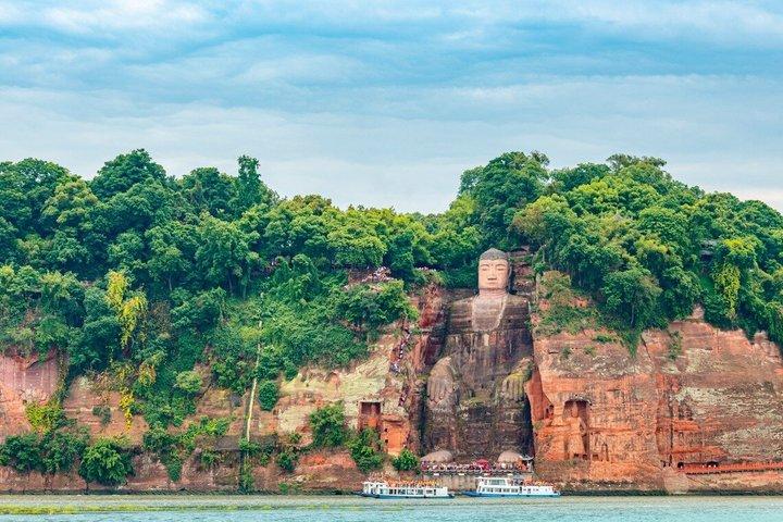 Chengdu Leshan Giant Buddha Small Group and Culture Tour