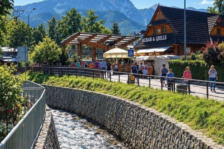 クラクフからザコパネとタトラ山脈への日帰りツアー