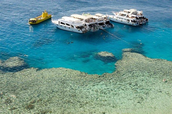 デラックス：シュノーケリング、シーフードなどを含む1回の海旅行で3つの島を巡る