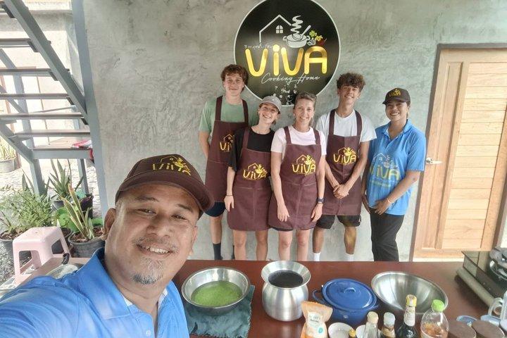 プライベートな運河沿いの料理教室と地元体験によるマーケット